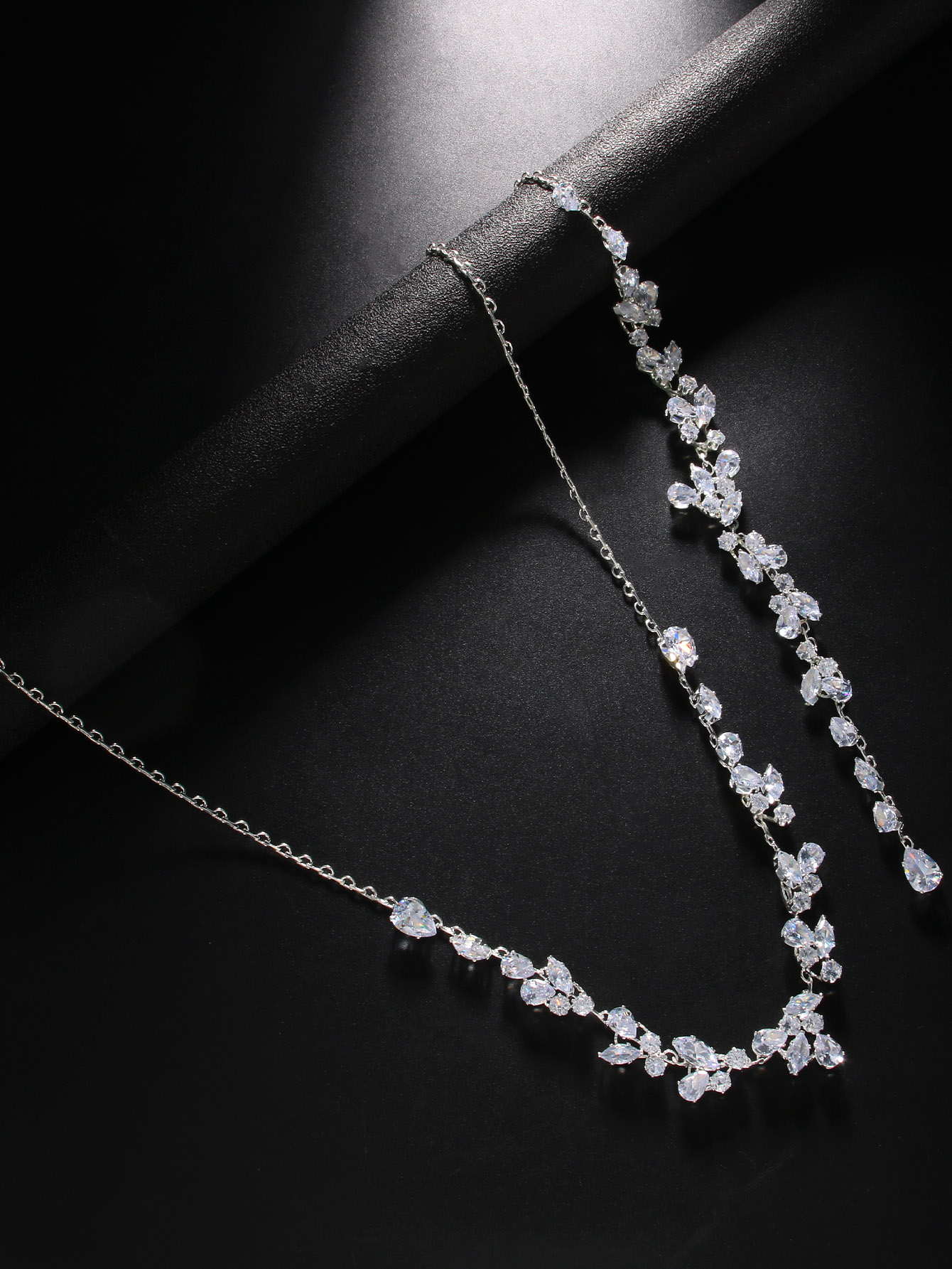 Crystal Leaf Backdrop Necklace - đánh giá và giá Body Jewelry Necklace