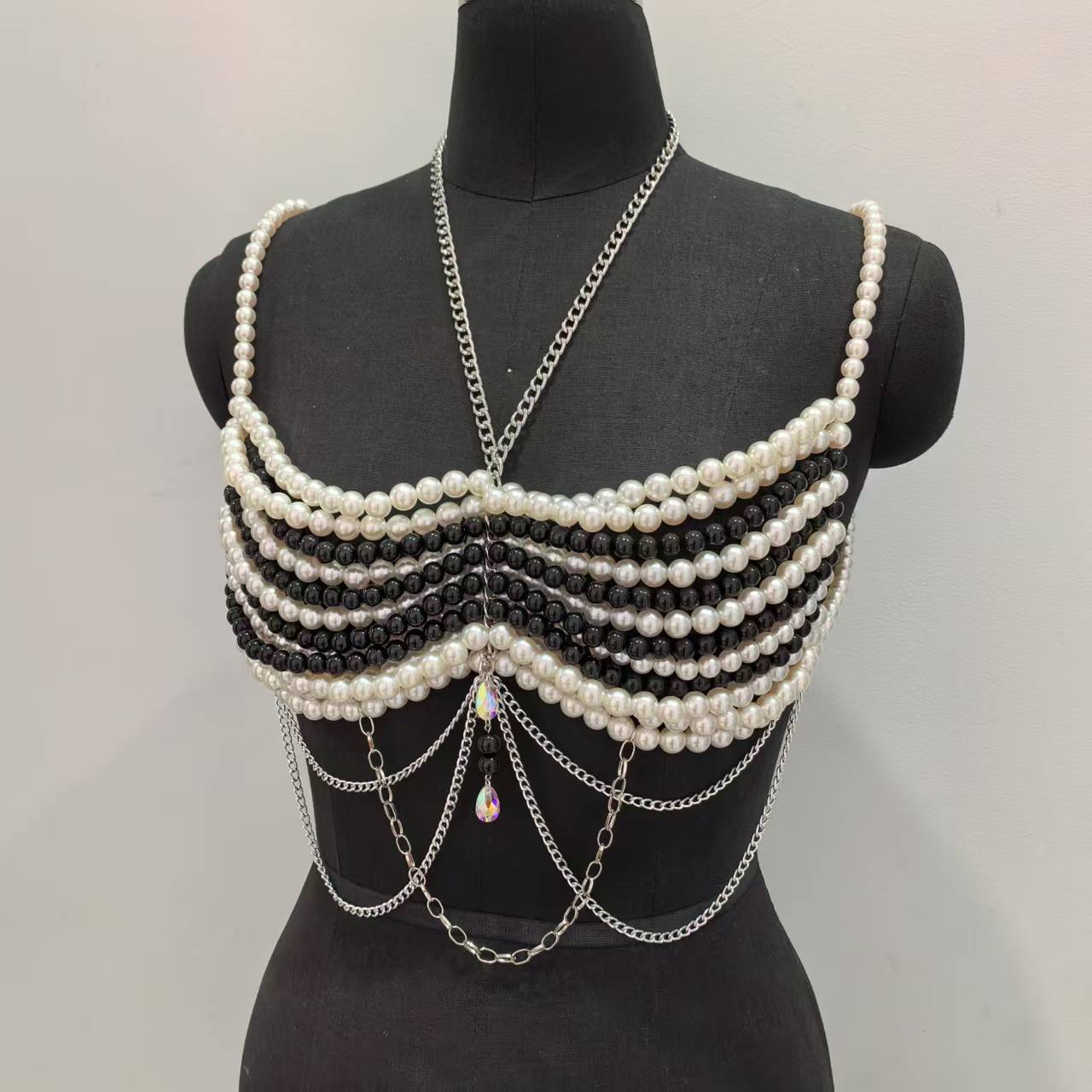 Black White Woven Plastic Pear - đánh giá và giá Body Jewelry Vest
